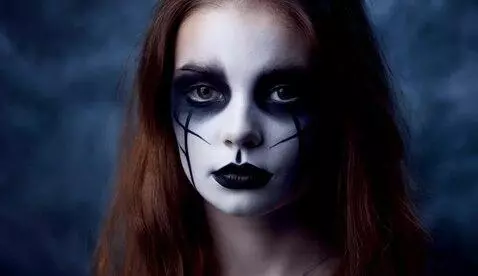 AI Video from prompt: Gothic-style portrait of a girl with dark makeup