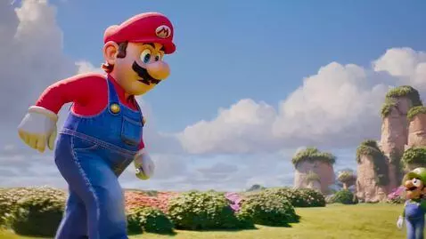 AI Video from prompt: 30.6feet Giant Mario walking towards before hugg