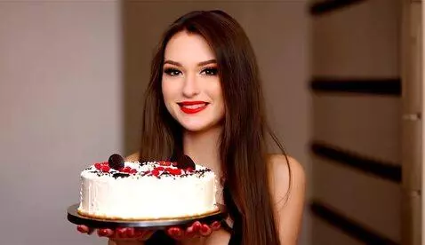 AI Video from prompt: beautiful young model with long brown hair, wear
