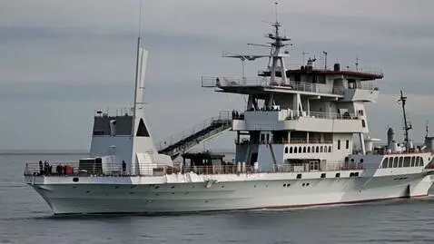 imagine a visual of a ww2 aircraft carrier made 