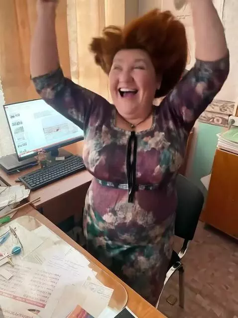 AI Video from prompt: A joyful female teacher dancing enthusiastically