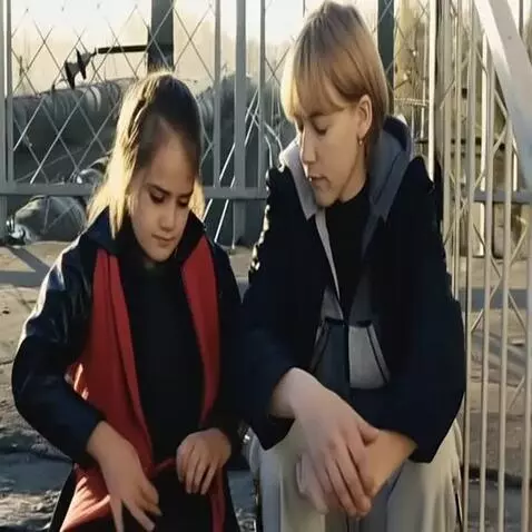 AI Video from prompt: натянула колготки полностью и все