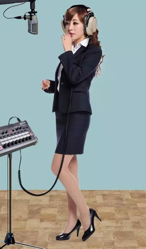 AI Video from prompt: A young woman in a recording studio. He speaks a