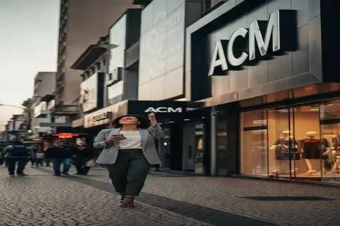 AI Video from prompt: You are an experienced cinematic producer and VF