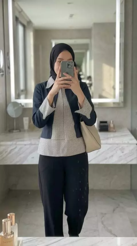 AI Video from prompt: Walk slowly toward the mirror, then stop and sho