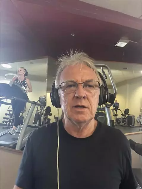 AI Video from prompt: friendly and relaxed, and slightly amused our ho