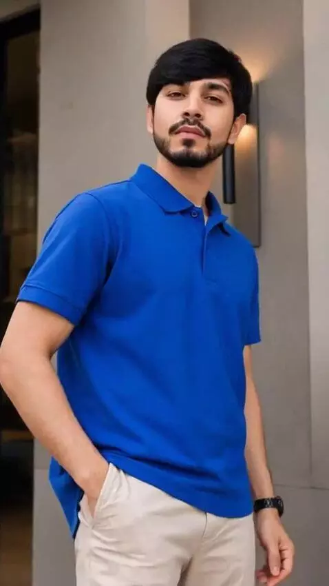 AI Video from prompt: Video promosi baju polo shirt