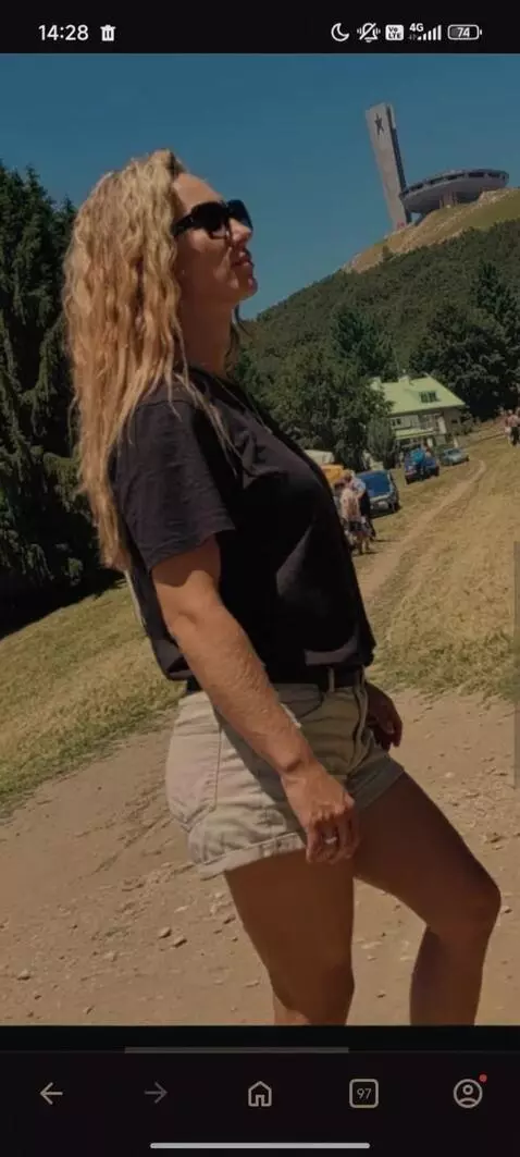AI Video from prompt: Take off jeans
