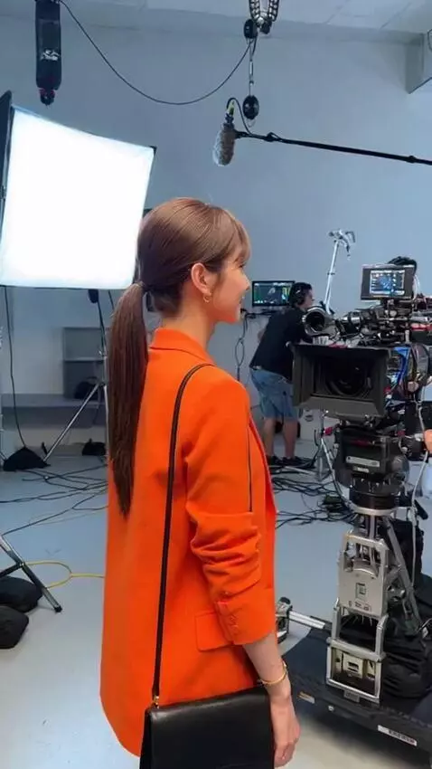 AI Video from prompt: Behind-the-scenes footage of a professional comm