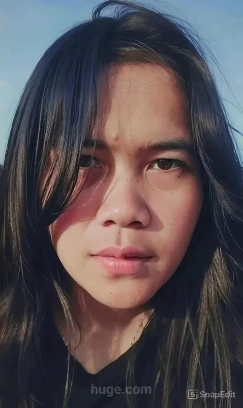 AI Video from prompt: Mencium layar kaca penuh birahi