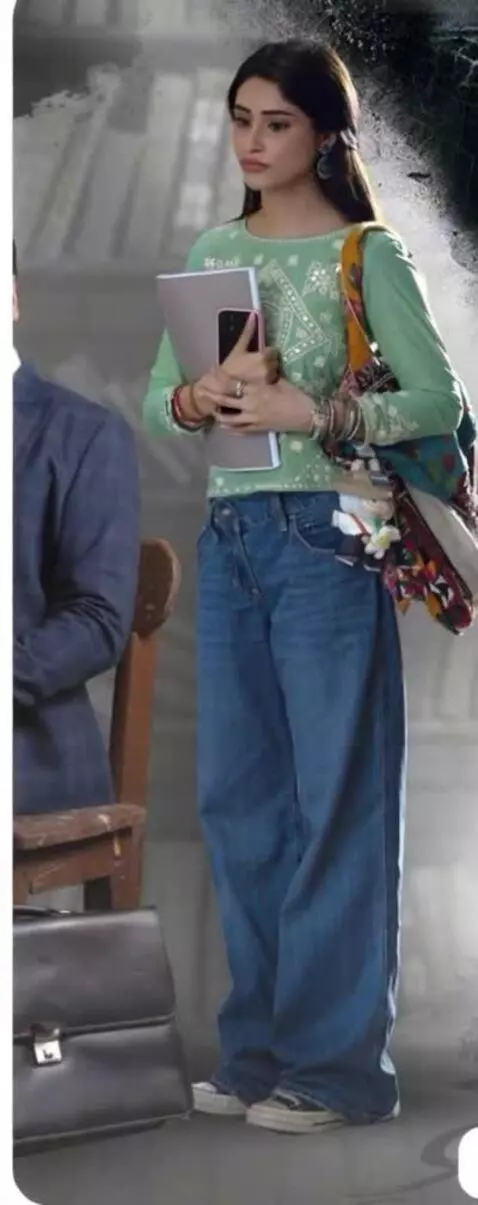 AI Video from prompt: Clothes stripped