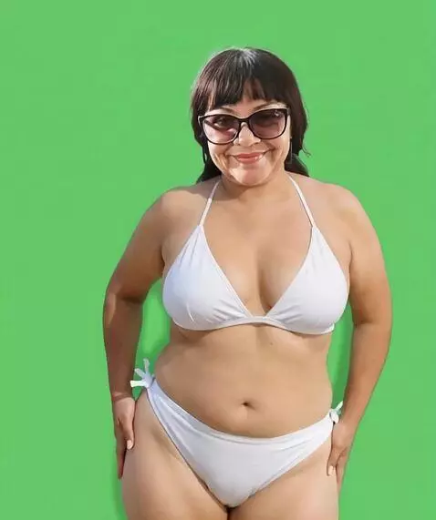 AI Video from prompt: She's doing a belly dance, high definition