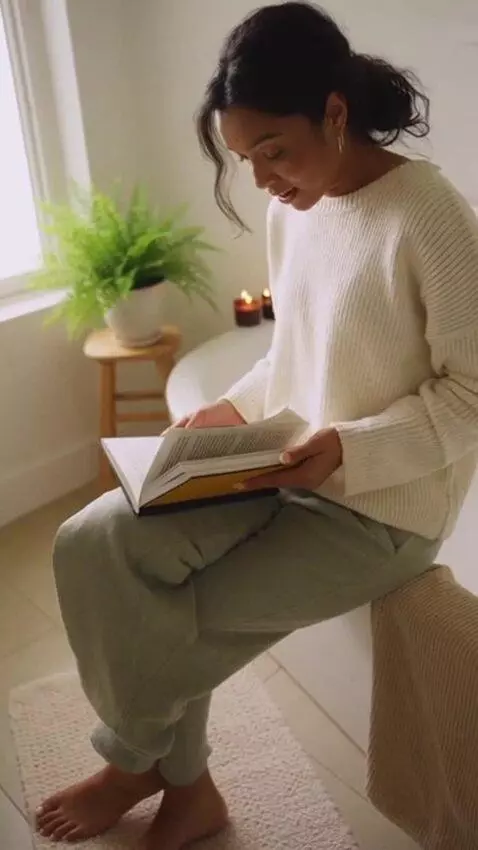 AI Video from prompt: sexy Girl has diarrhea on the toilet