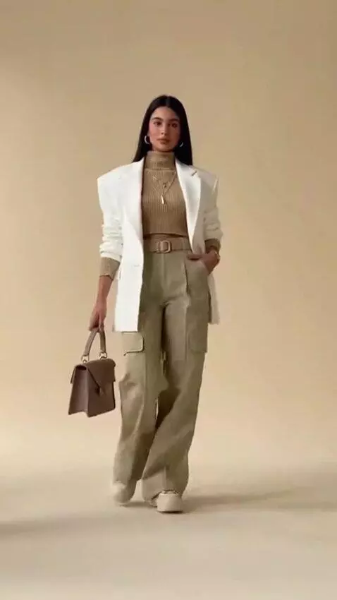 AI Video from prompt: Create a girl model like Temu with big ass