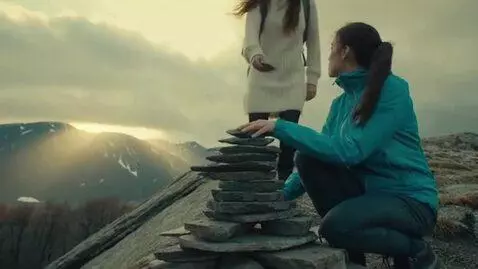 AI Video from prompt: An episode with the atmosphere of mountain climb