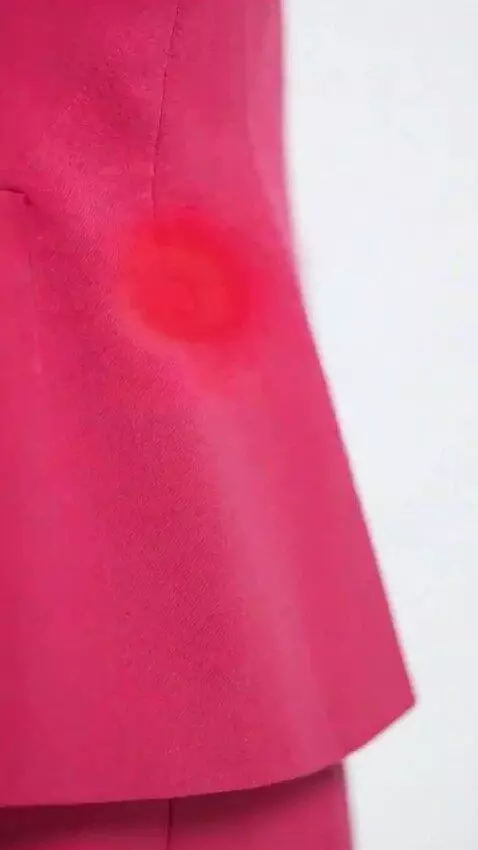 AI Video from prompt: Counterpain Commercial Language: Thai 🇹🇭  Scene 
