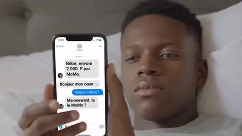 AI Video from prompt: Série : "Arrête avec les MoMo !" Épisode 1 : Le 