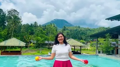 AI Video from prompt: joklin bebeb