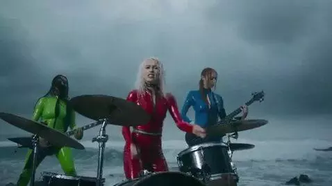 AI Video from prompt: Three girls with model‑like appearances, resembl