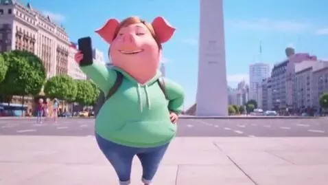AI Video from prompt: Jennifer pig goes to Buenos Aires Without Permis