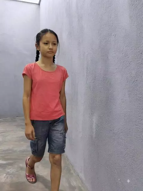 AI Video from prompt: Turns around and walks away