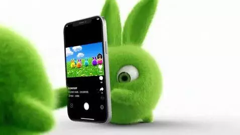 AI Video from prompt: Hopper is happy because he got douyin on iPhone 