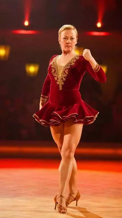 AI Video from prompt: Vika is performing the paso doble in a very shor
