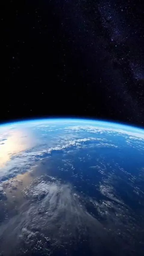 AI Video from prompt: Start the video exactly from the final frame of 
