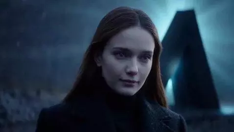 AI Video from prompt: A breathtaking medium head-and-shoulders shot ci