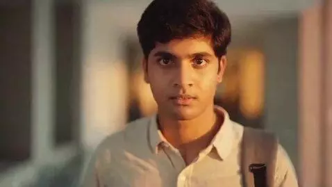 AI Video from prompt: Create a 5-minute cinematic romantic short film 