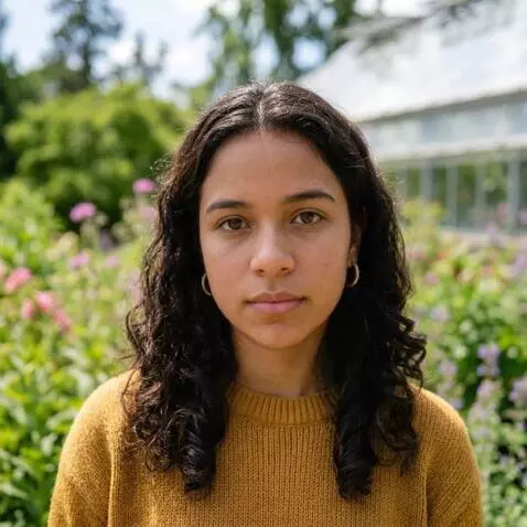 AI Video from prompt: Show me looking forward trying to keep my head a