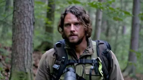AI Video from prompt: A man who is an operator coming back from the fo