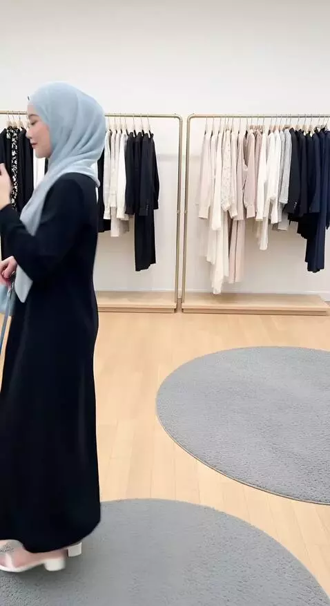 AI Video from prompt: "composition": "Full-body mirror selfie shot, ma