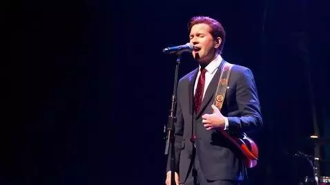 AI Video from prompt: Elvis sing the Red Clay Stray’s song, I’m still 