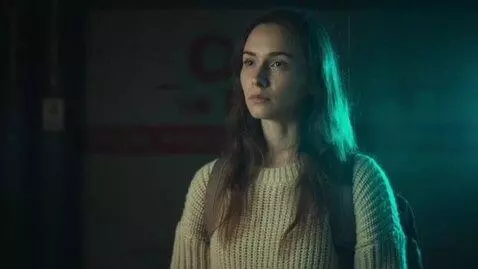 AI Video from prompt: Prompt in English. A mysterious episode from sci