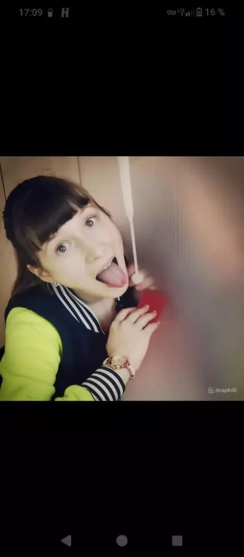 AI Video from prompt: She put her mouth under the stream of kefir pour