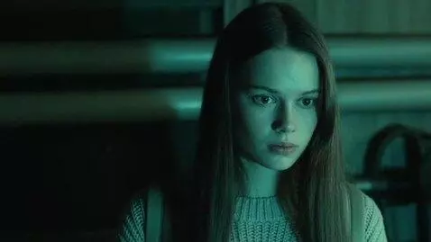 AI Video from prompt: Prompt in English. A mysterious episode from sci