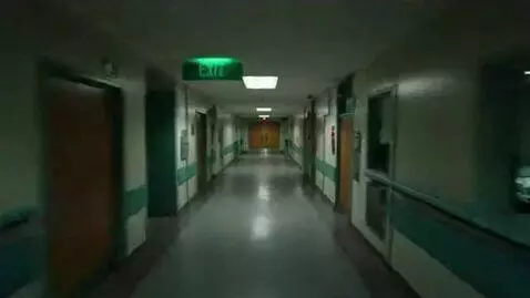 AI Video from prompt: Hyperlapse x5: Race through the rooms of a night