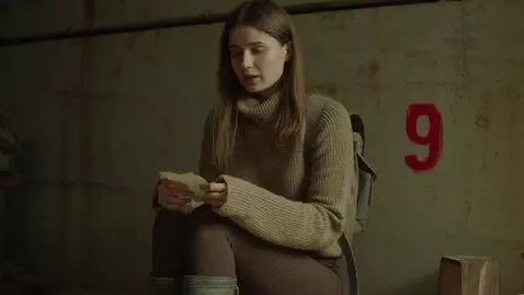 AI Video from prompt: Prompt in English. A mysterious episode from sci