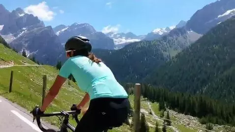 AI Video from prompt: bike tour in the wonderful alps