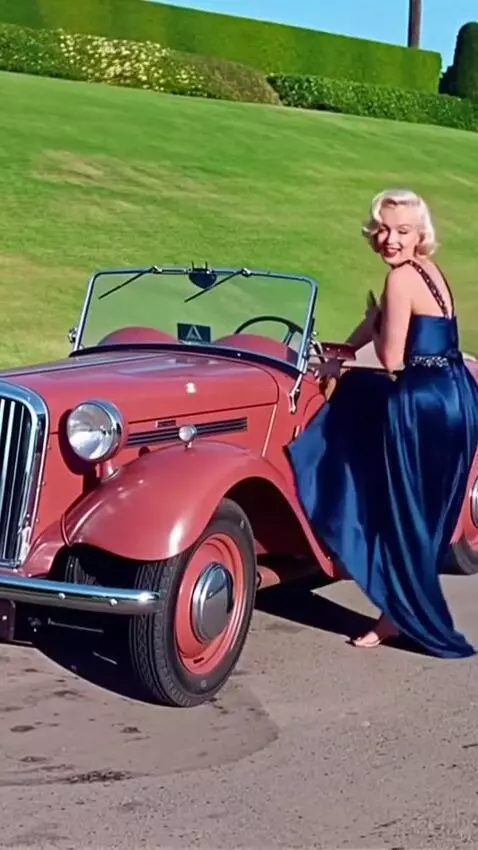 AI Video from prompt: Bring the picture to life and color it: Marilyn 