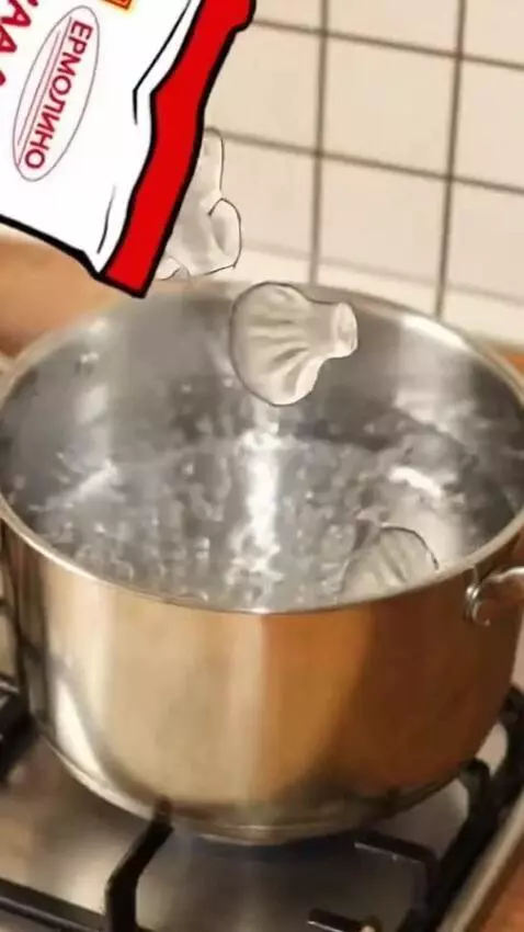 AI Video from prompt: Edd keeps khinkali from Ermolino at home, he spe