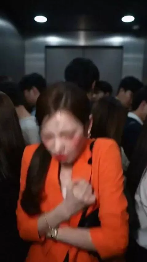 AI Video from prompt: Strepsils Chesty Cough Commercial Language: Thai