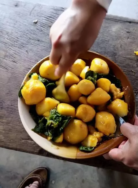 AI Video from prompt: Show the cooking process