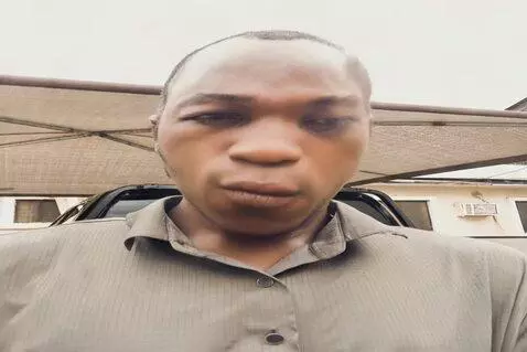 AI Video from prompt: Generate video of me eating pounded yam with egu