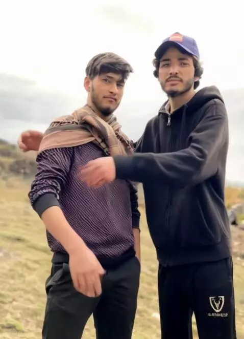 AI Video from prompt: Huge each other and also a background music