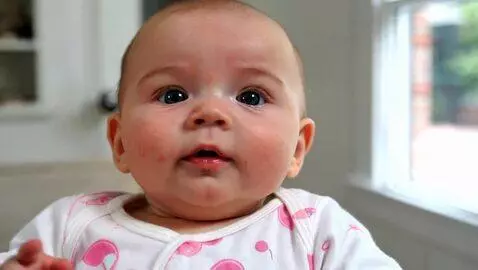 AI Video from prompt: Generate a video of a  new born baby saying, I L