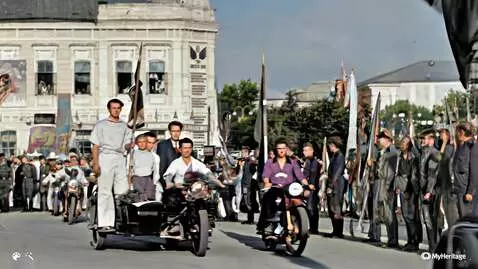 AI Video from prompt: Праздничное шествие. СССР, 1958 год. Документаль
