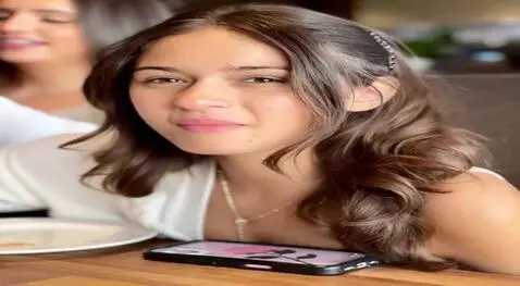 AI Video from prompt: Beautiful girl singing to birds in an ethereal f