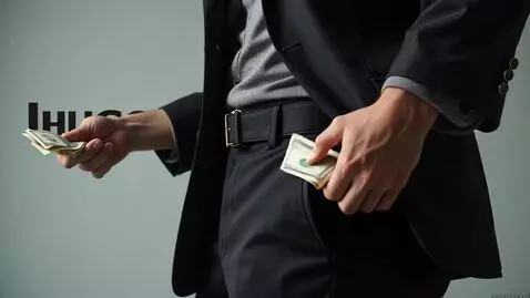AI Video from prompt: Un bărbat fotomodel,întinde cu o mână 50 dolari,